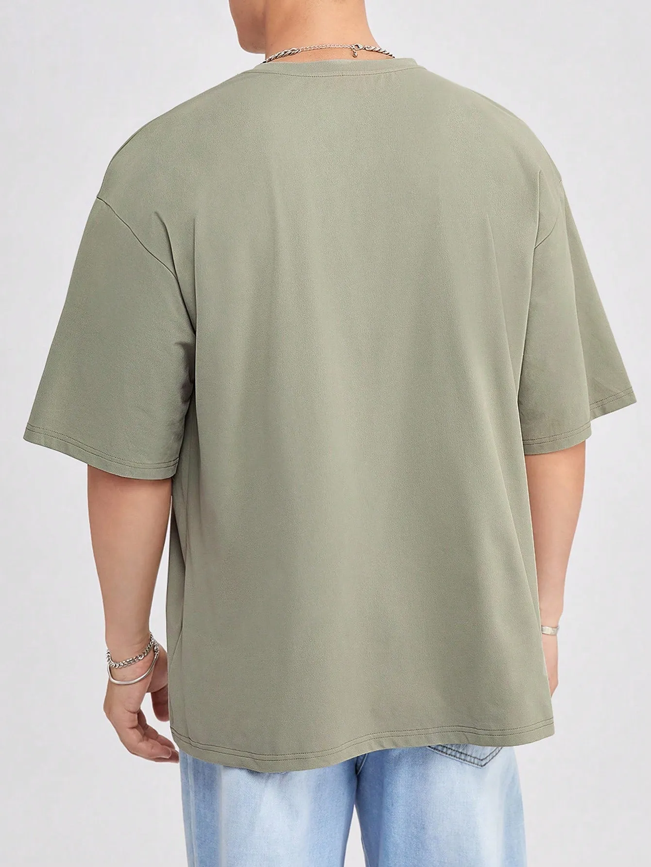 Manfinity Hypemode Loose Fit Solid Color Drop Shoulder T-Shirt for Men