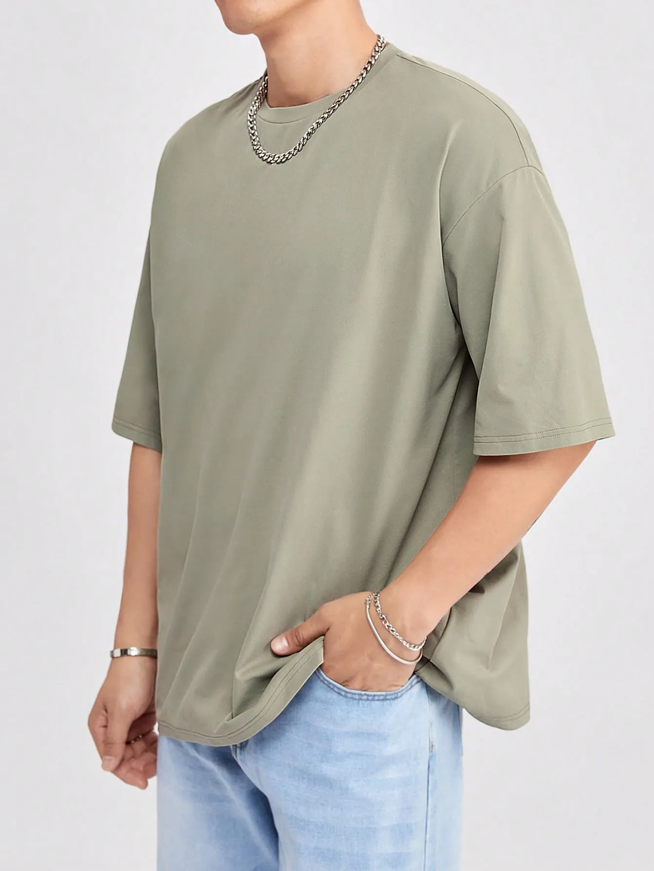 Manfinity Hypemode Loose Fit Solid Color Drop Shoulder T-Shirt for Men