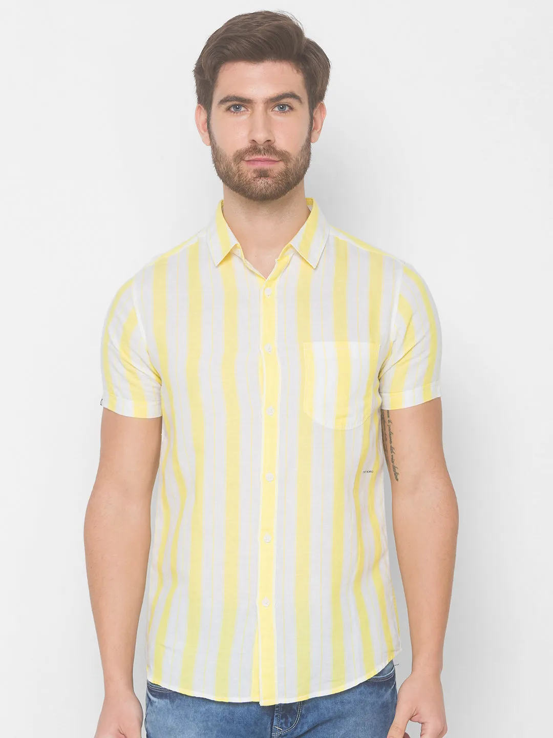 Spykar Men Pastel Yellow Cotton Slim Fit Shirt